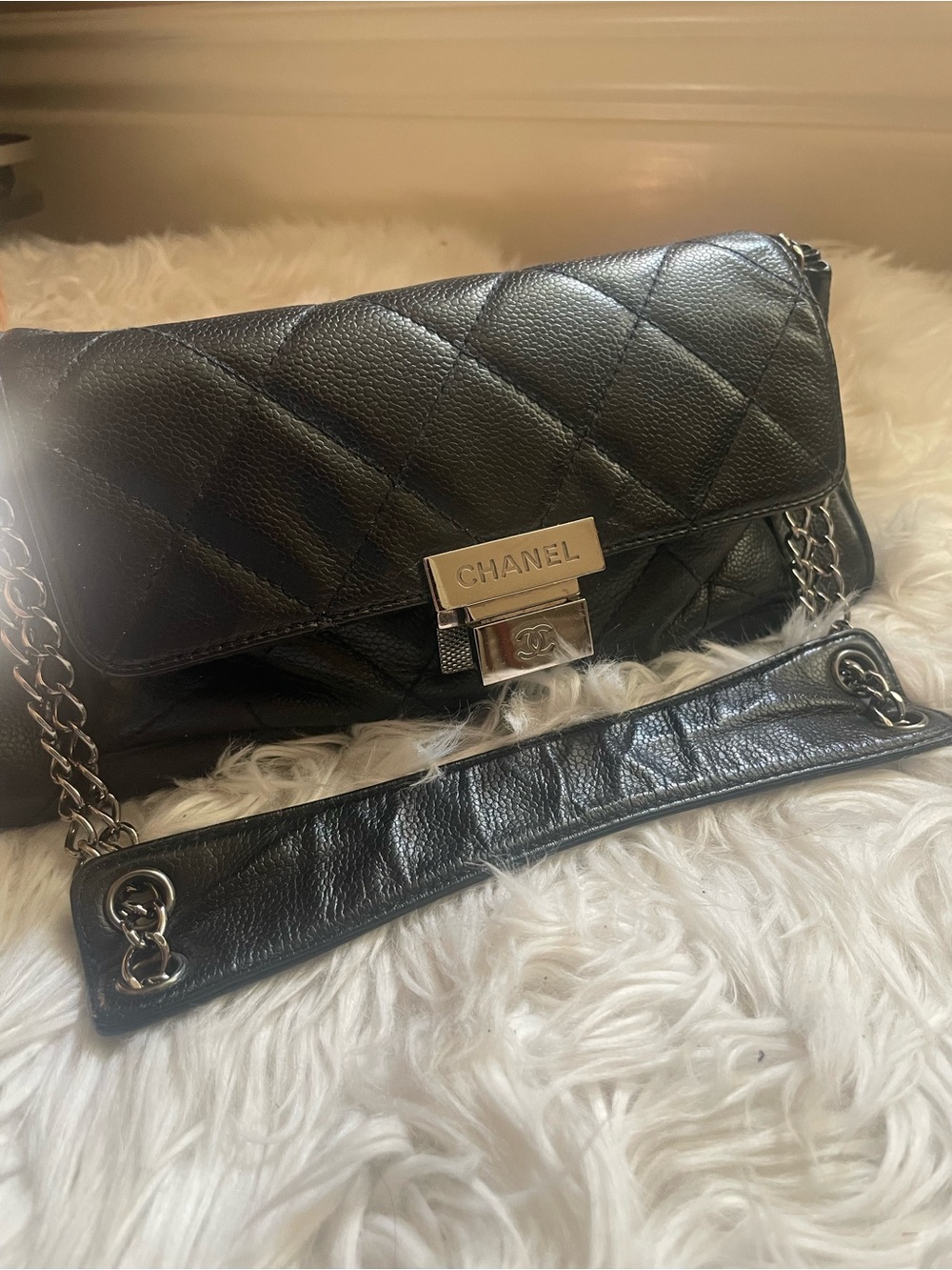 VINChanel Quilted Leather Shoulder Bag in Black